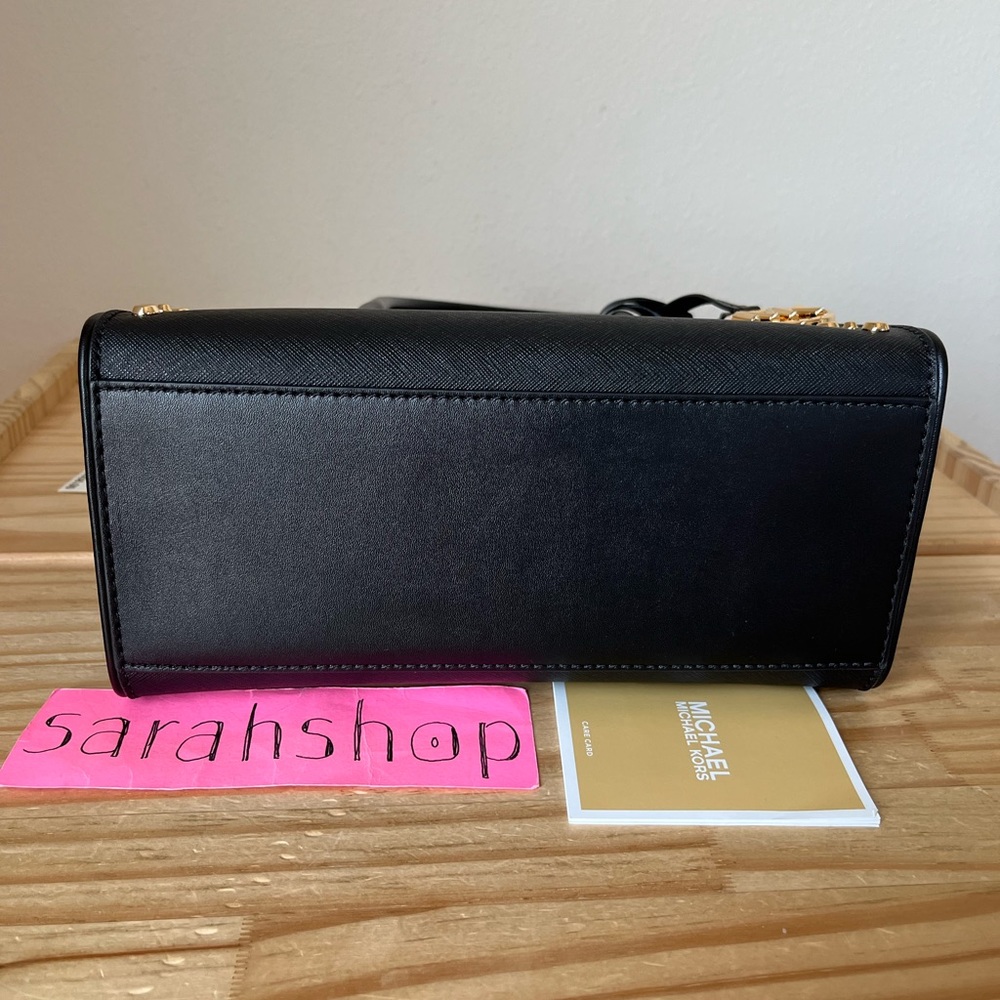 🌼Michael Kors Purse - Picture 5 of 13